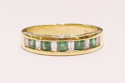 18ct yellow gold emerald and diamond ring