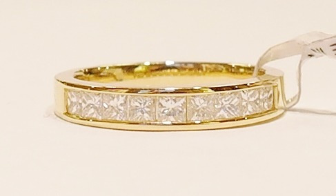 18ct yellow gold diamond ring