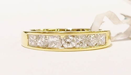18ct yellow gold diamond ring