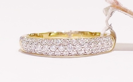 18ct yellow gold diamond ring