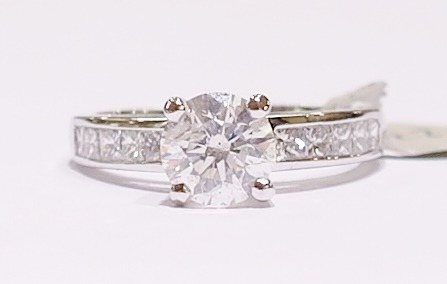 18ct white gold solitaire diamond ring