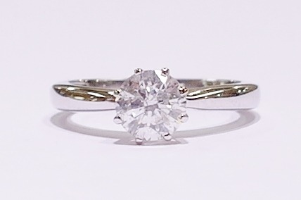 18ct white gold solitaire diamond ring