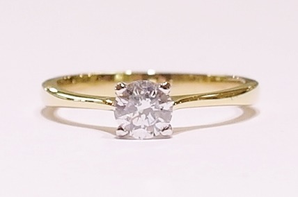 18ct solitaire diamond ring