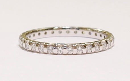 18ct white gold diamond band
