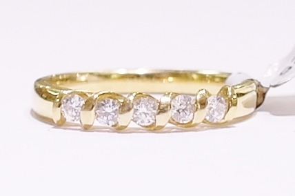 18ct yellow five-stone diamond ring