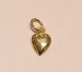 9ct yellow gold heart charm