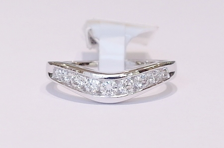 18ct white gold diamond ring