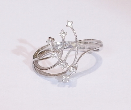 18ct white gold diamond ring