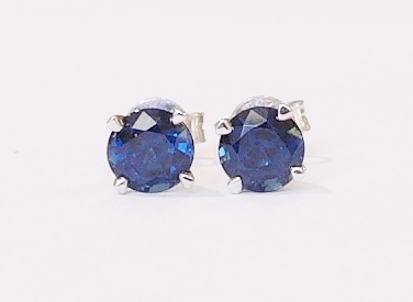 18ct white gold sapphire earrings