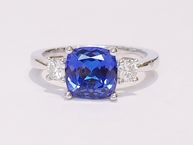 18ct white gold tanzanite and diamond ring