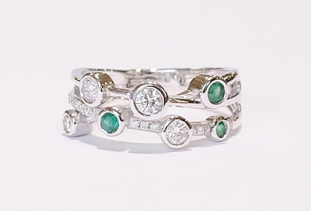 9ct white gold emerald and diamond ring