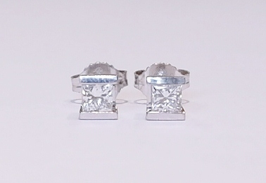 18ct white gold diamond earrings