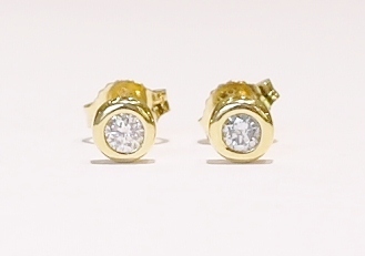 18ct yellow gold diamond earrings