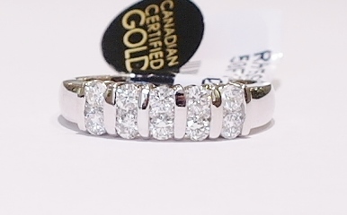 18ct white gold diamond ring