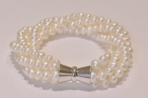 Silver and freshwater pearl bracelet