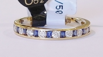 18ct yellow gold sapphire and diamond ring