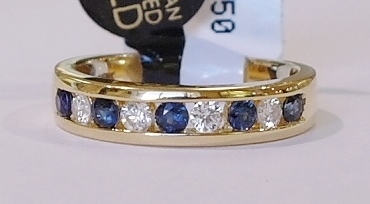 18ct yellow gold sapphire and diamond ring