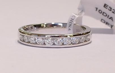 Platinum diamond ring