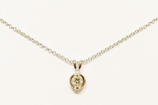 18ct white gold diamond pendant