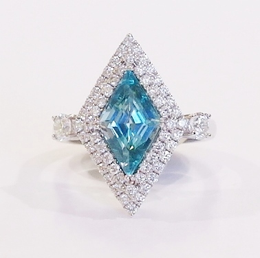 18ct white gold blue zircon and diamond ring