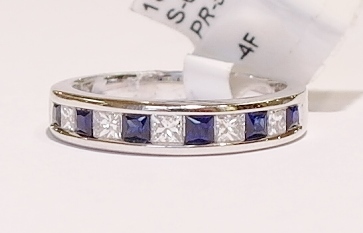18ct white gold sapphire and diamond ring