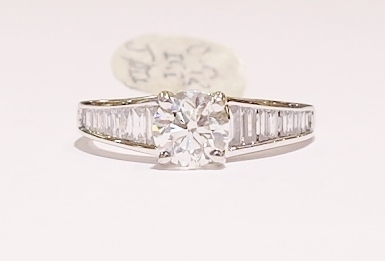 18ct white gold diamond ring