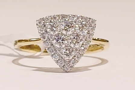 18ct gold diamond dress ring