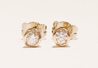 18ct rose gold diamond stud earrings