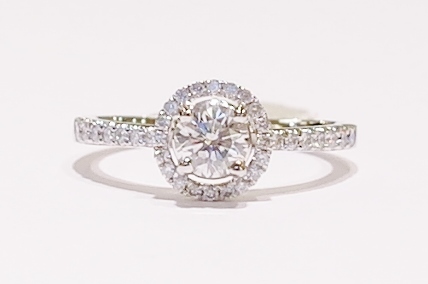 Platinum and diamond ring (certificated)