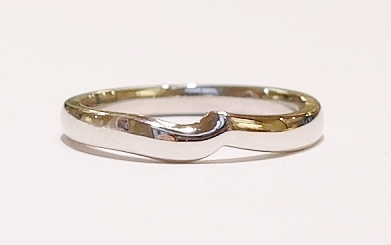 Platinum shaped band
