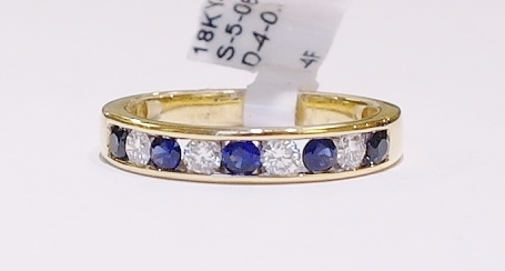 18ct sapphire and diamond ring