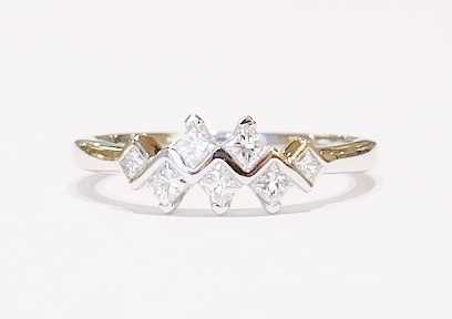 18ct white gold diamond ring