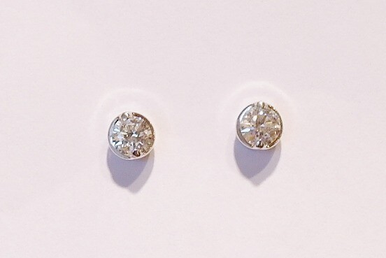 18ct white gold diamond studs