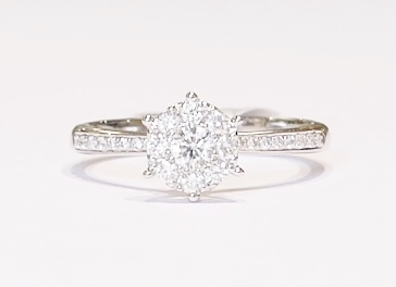 18ct white gold diamond ring