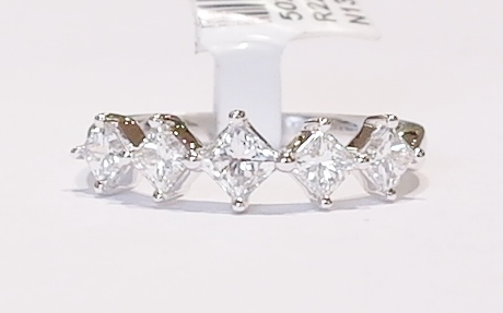 18ct white gold diamond ring