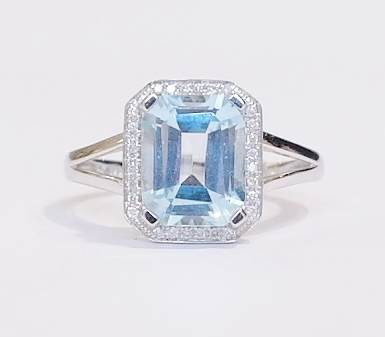9ct white gold blue topaz and diamond ring