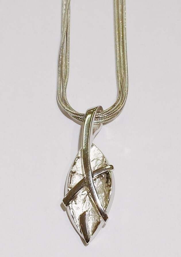 Sterling silver Sueno pendant