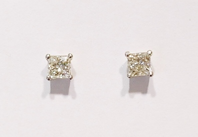 18ct white gold diamond stud earrings
