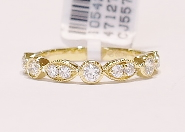 18ct yellow gold diamond band