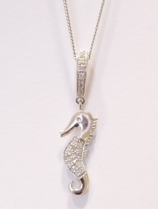 9ct white gold diamond charm/pendant
