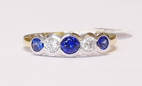 18ct sapphire and diamond ring