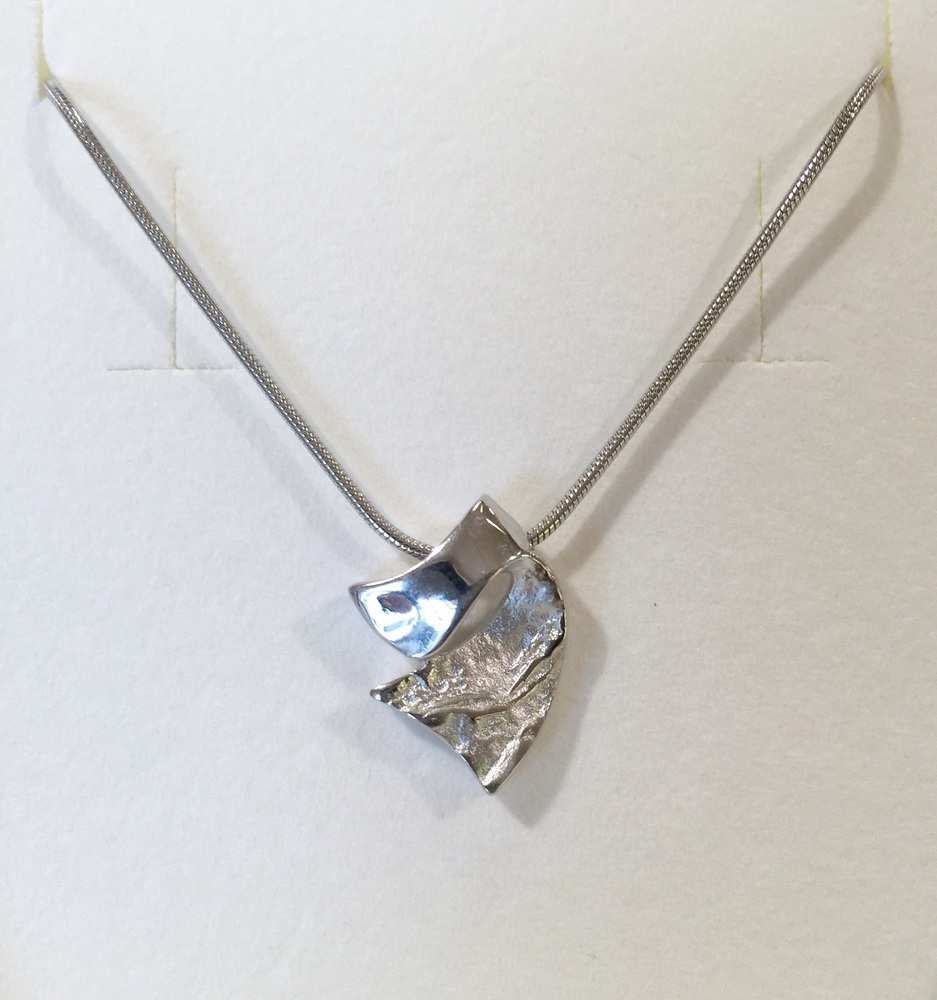 Sterling silver Sueno pendant