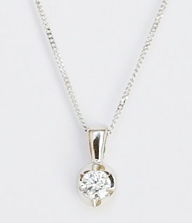 18ct white gold diamond pendant. 0.15ct