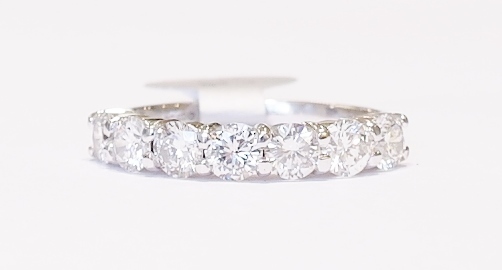 18ct white gold seven-stone diamond ring