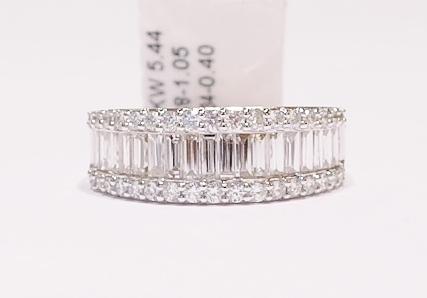18ct white gold diamond ring