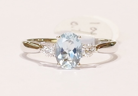 9ct white gold aqua and diamond ring