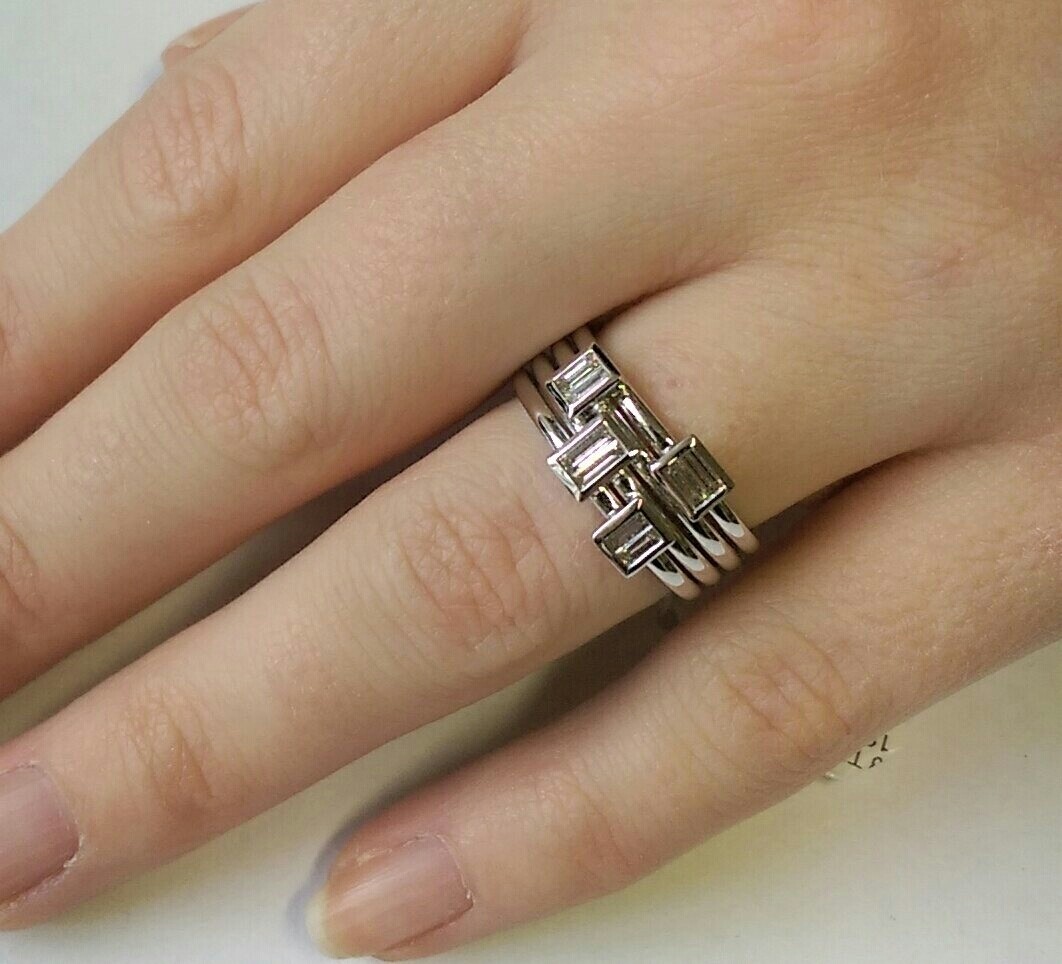 Baguette diamond bubble ring