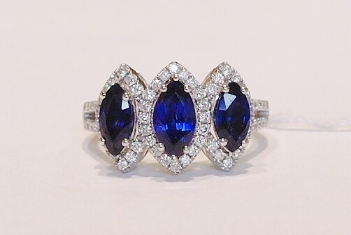 18ct white gold sapphire and diamond ring