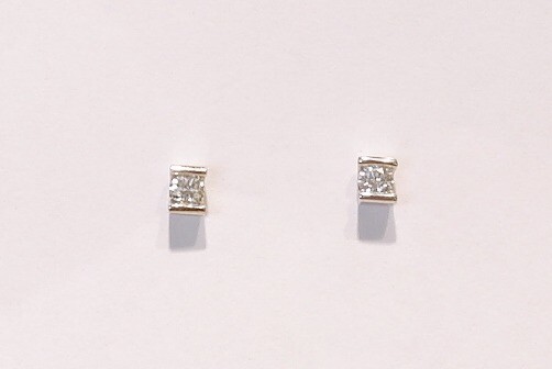 18ct white gold diamond studs
