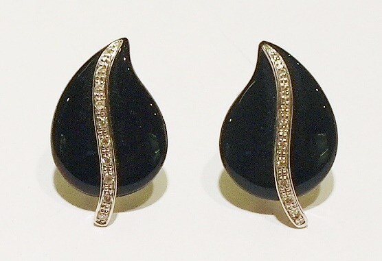 9ct white gold black onyx and diamond earrings